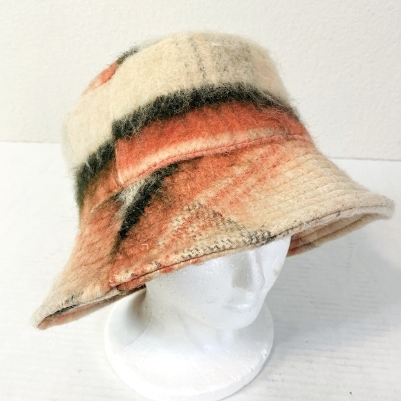 Urban Outfitters Plaid Brushed Woven Fuzzy Bucket Hat OS - Picture 1 of 9